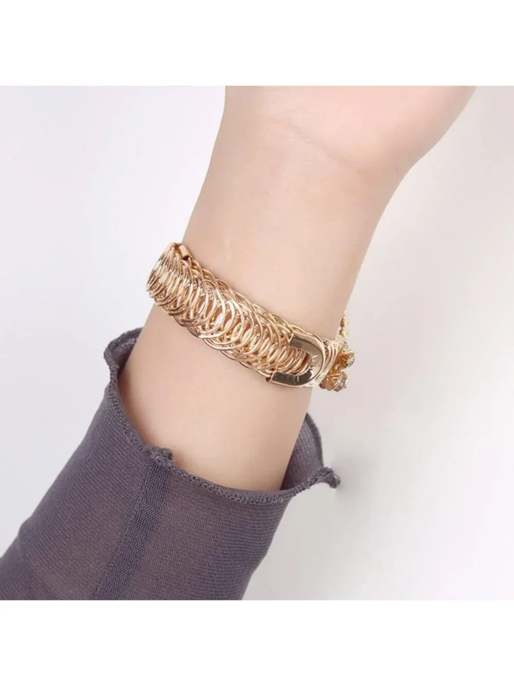 Women's Silver Elegant Crystal Bangle Bracelet Round Dial Analog Quartz Watch